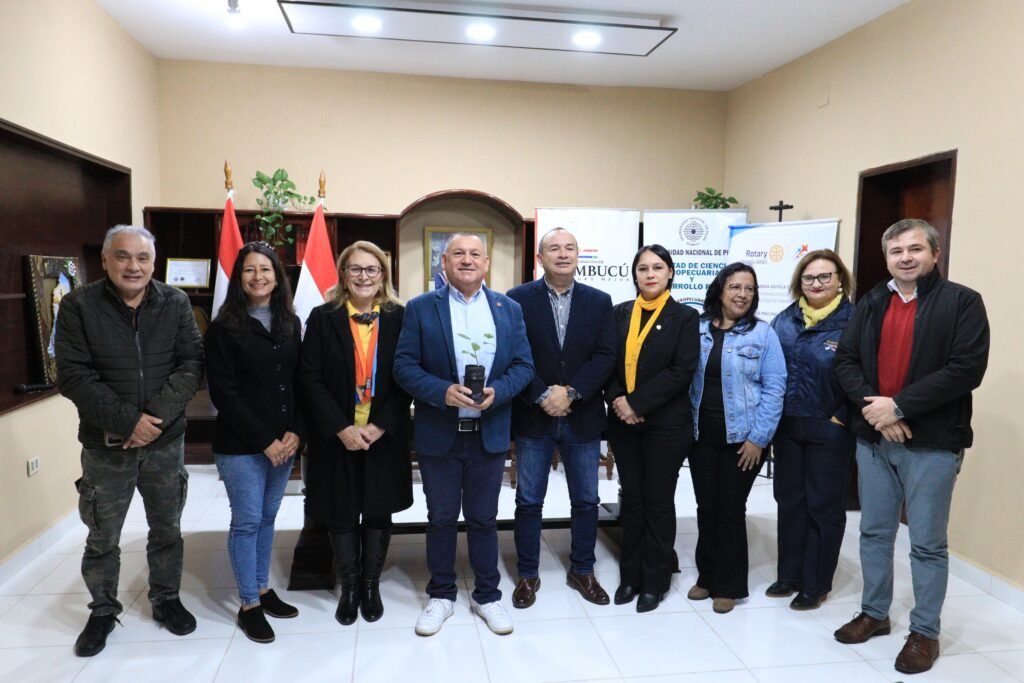 Ñeembucú apuesta a la sostenibilidad con histórica alianza para plantar lapachos en espacios emblemáticos