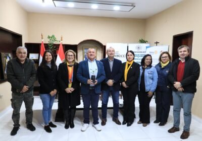 Ñeembucú apuesta a la sostenibilidad con histórica alianza para plantar lapachos en espacios emblemáticos