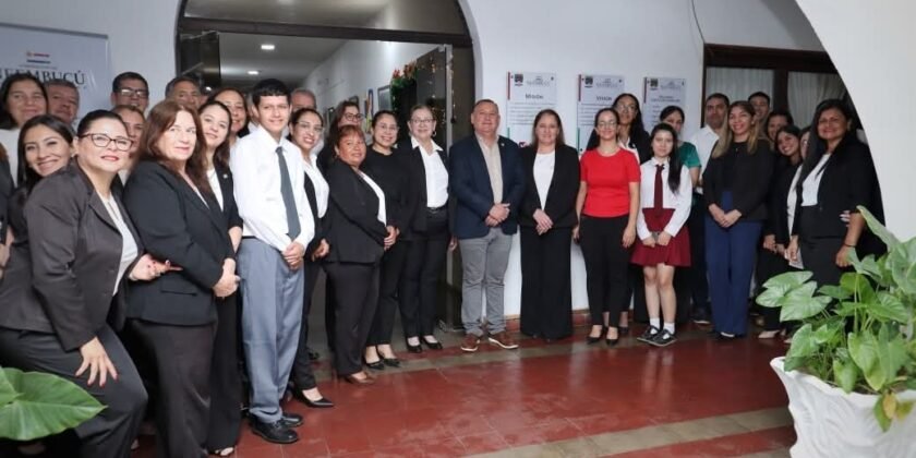 Descubrimiento del Mural #MECIP2015 , refleja el compromiso con la transparencia y la gestión