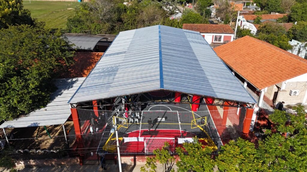 Ñeembucú consolida su liderazgo en infraestructura educativa con el séptimo polideportivo en Pilar