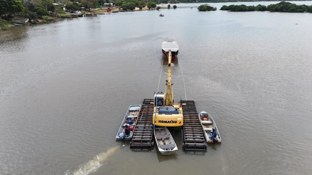 Retroanfibia de la Gobernación navegó más de 35 km por el Paraná y llegó a Cerrito